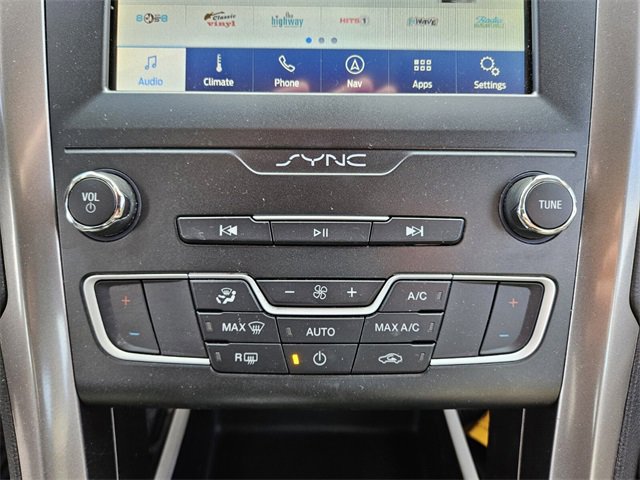 Used 2020 Ford Fusion SE image 23