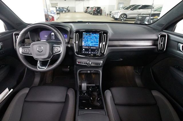 Used 2023 Volvo C40 Recharge Core AWD/4WD image 6