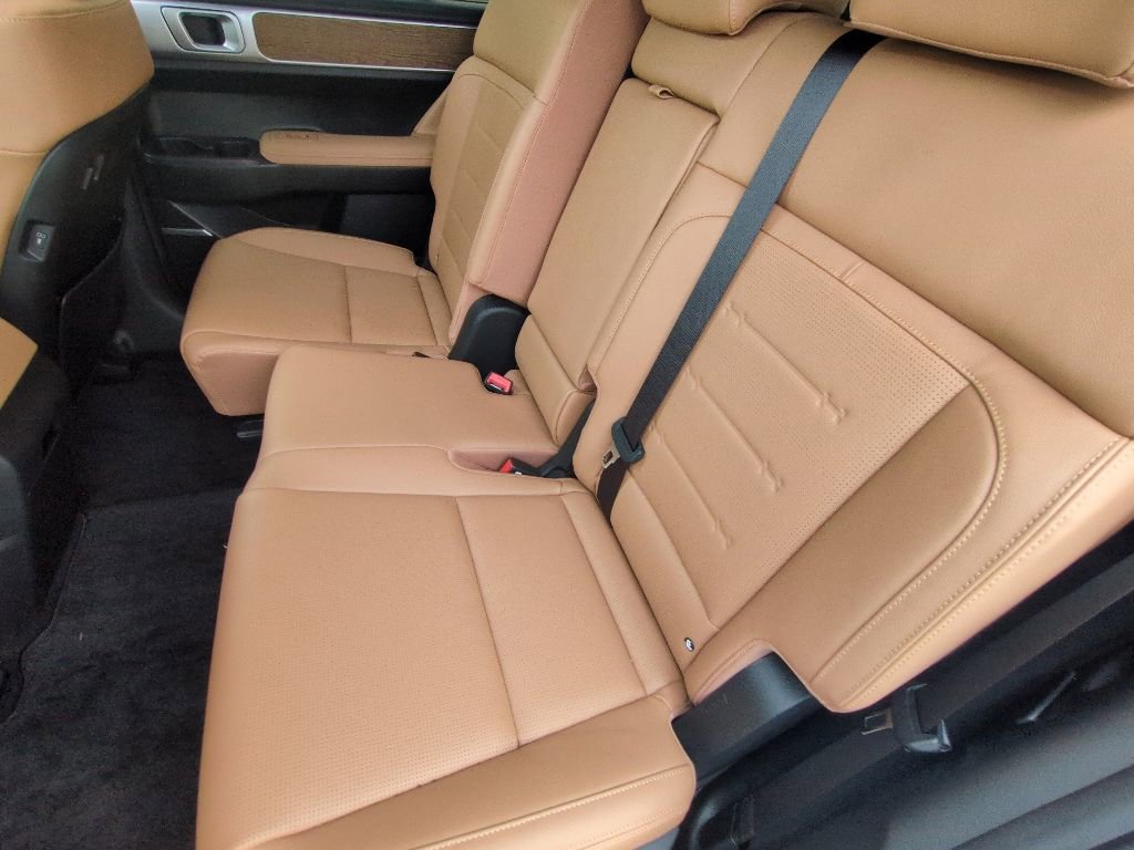 Used 2025 Hyundai Santa Fe Limited FWD image 20