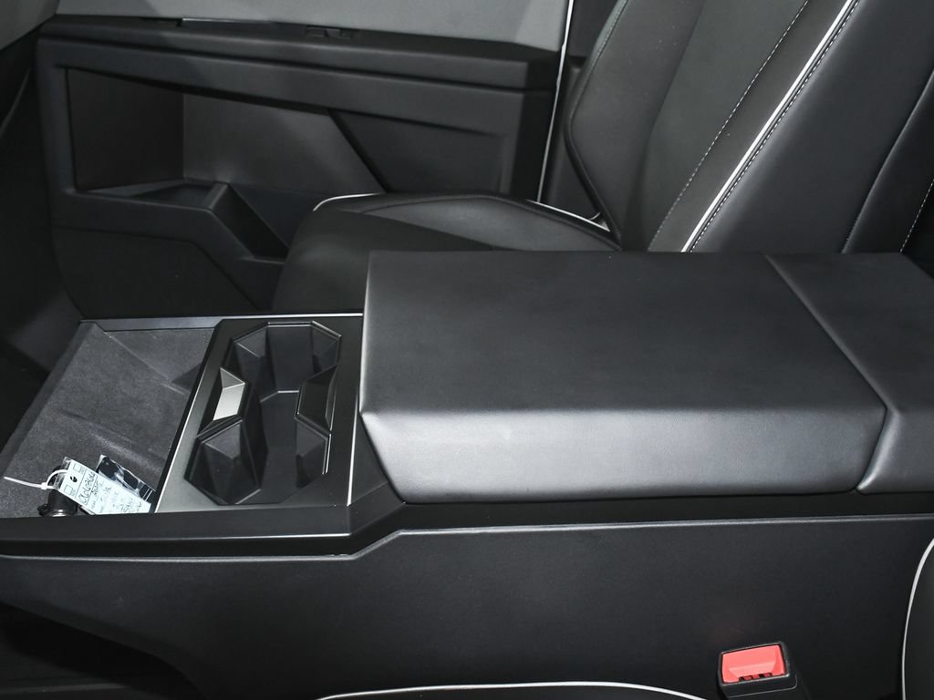 Used 2025 Tesla Cybertruck AWD Crew Cab image 44