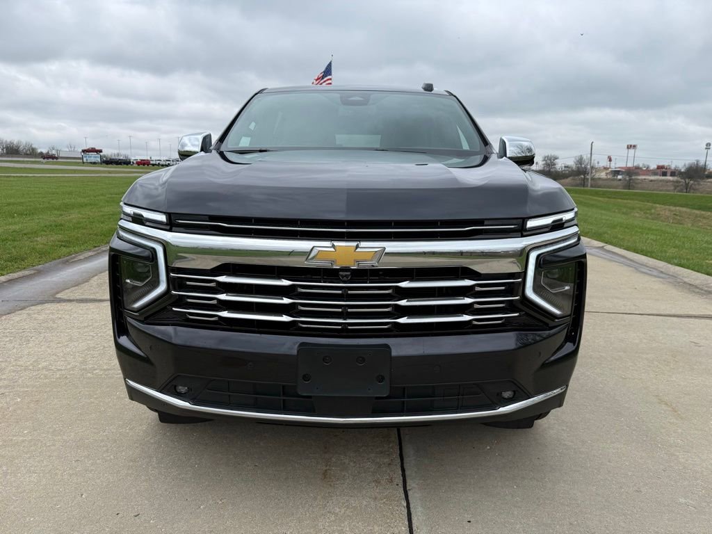 Used 2025 Chevrolet Suburban Premier image 12