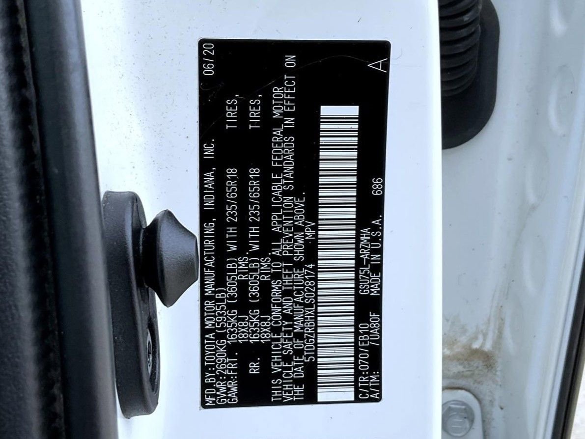 Used 2020 Toyota Highlander XLE image 28