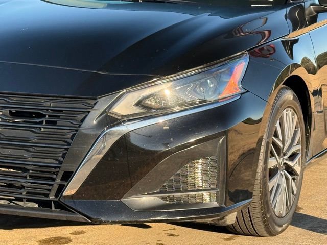 Used 2024 Nissan Altima 2.5 SV image 11