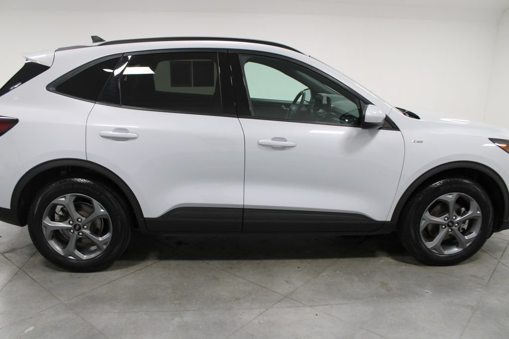 Used 2025 Ford Escape ST-Line Select w/ Class II Trailer Tow Package AWD/4WD image 11