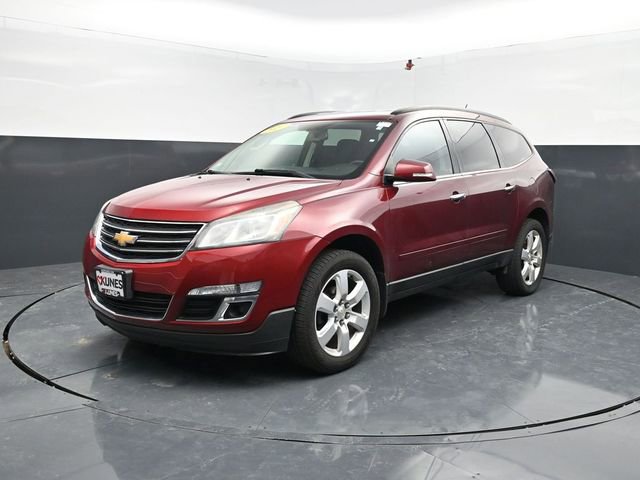 Used 2017 Chevrolet Traverse LT w/ Style and Technology Package FWD image 4