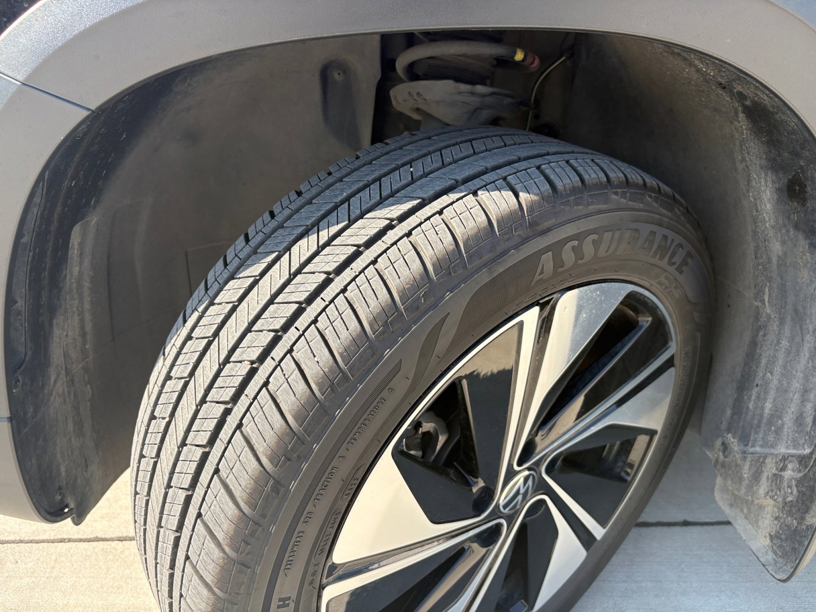 Certified 2024 Volkswagen Taos SE image 20