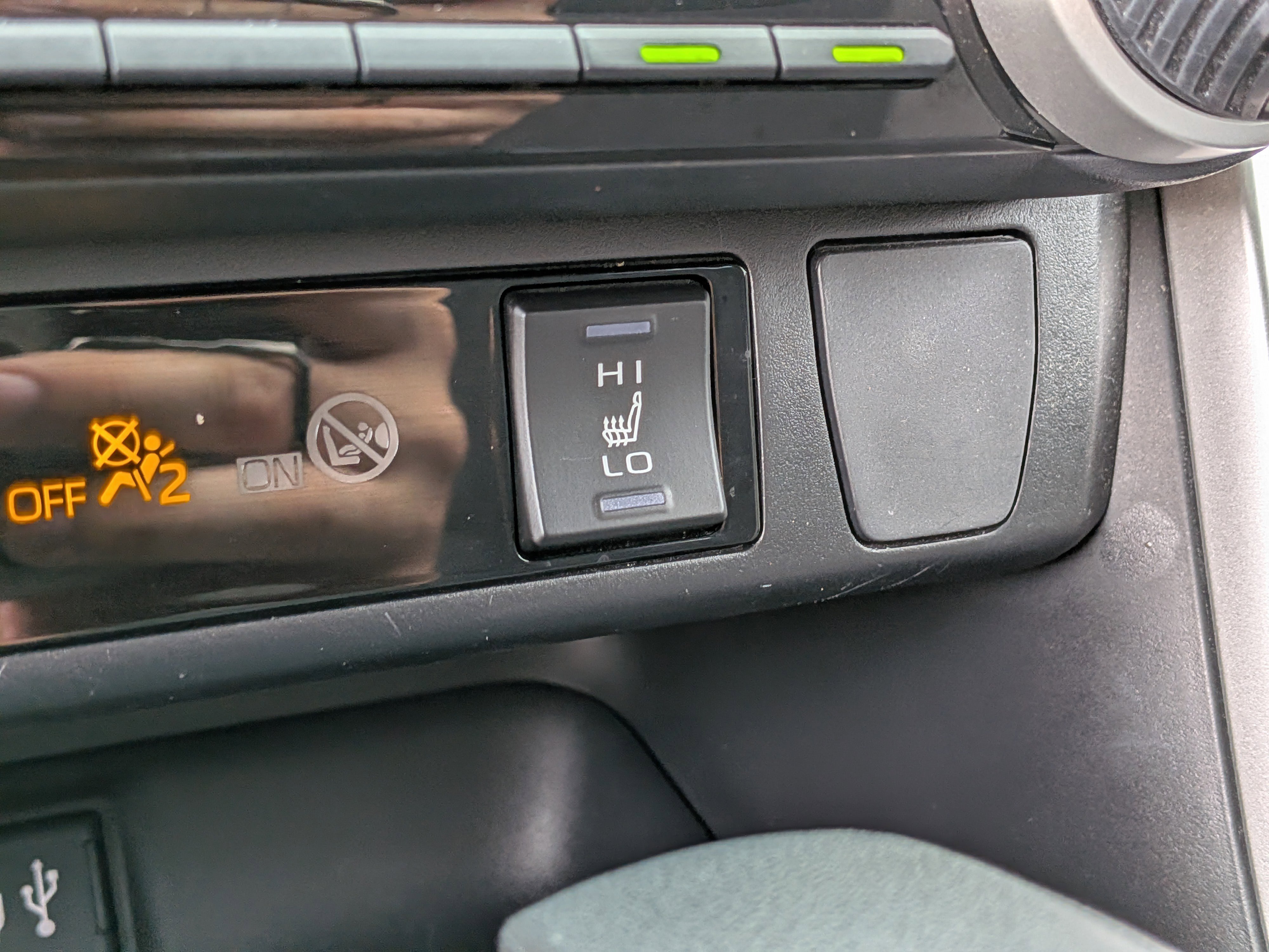 Used 2019 Toyota RAV4 XLE w/ Convenience Package image 33