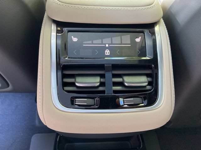 New 2026 Volvo XC90 B6 Ultra w/ Protection Package Premier AWD/4WD image 14