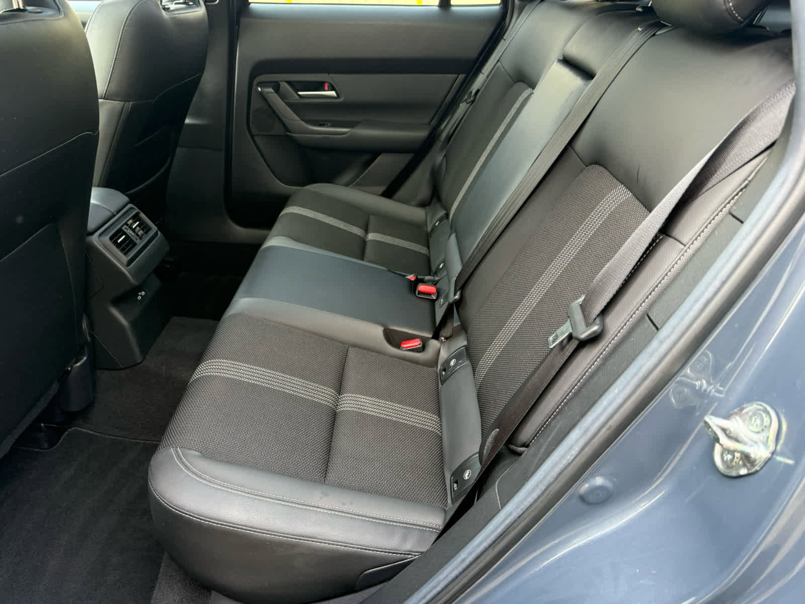 Used 2025 MAZDA CX-50 AWD 2.5 S w/ Premium Package image 4