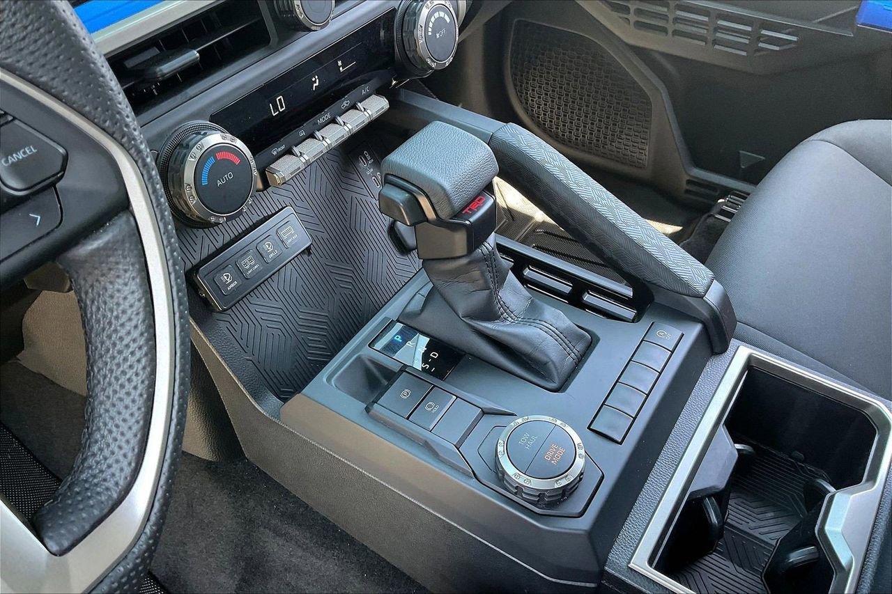 Used 2024 Toyota Tacoma TRD Sport image 32