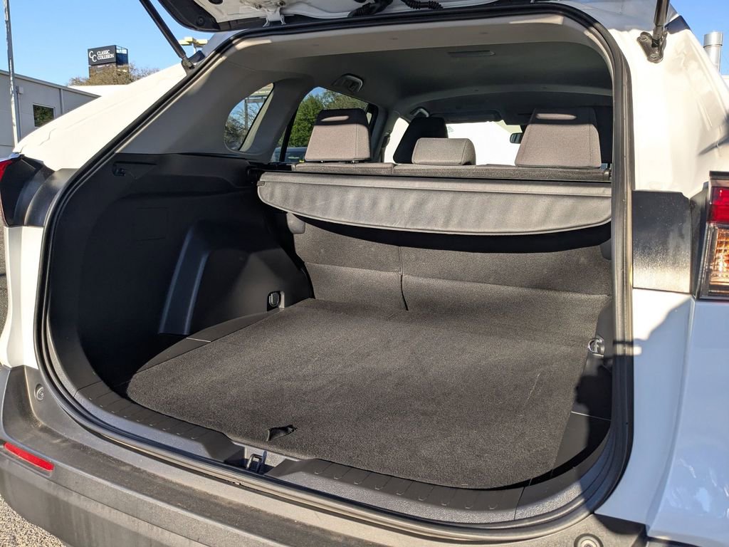 Used 2025 Toyota RAV4 XLE image 25