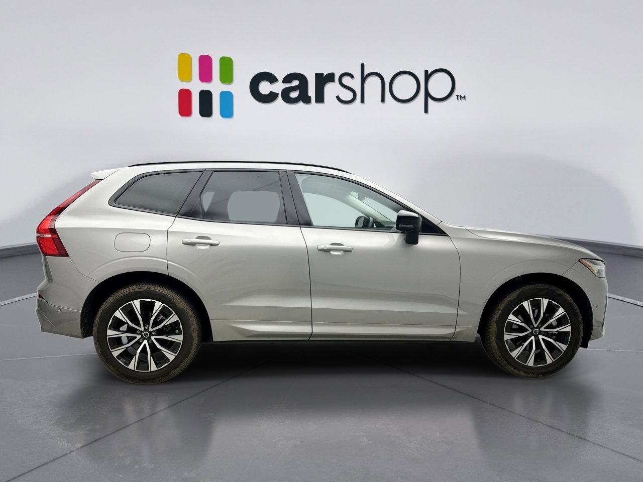 Used 2025 Volvo XC60 B5 Plus image 6