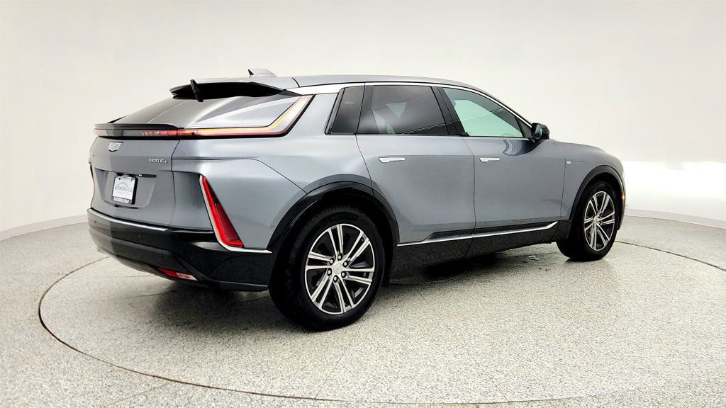 Used 2023 Cadillac Lyriq AWD image 5