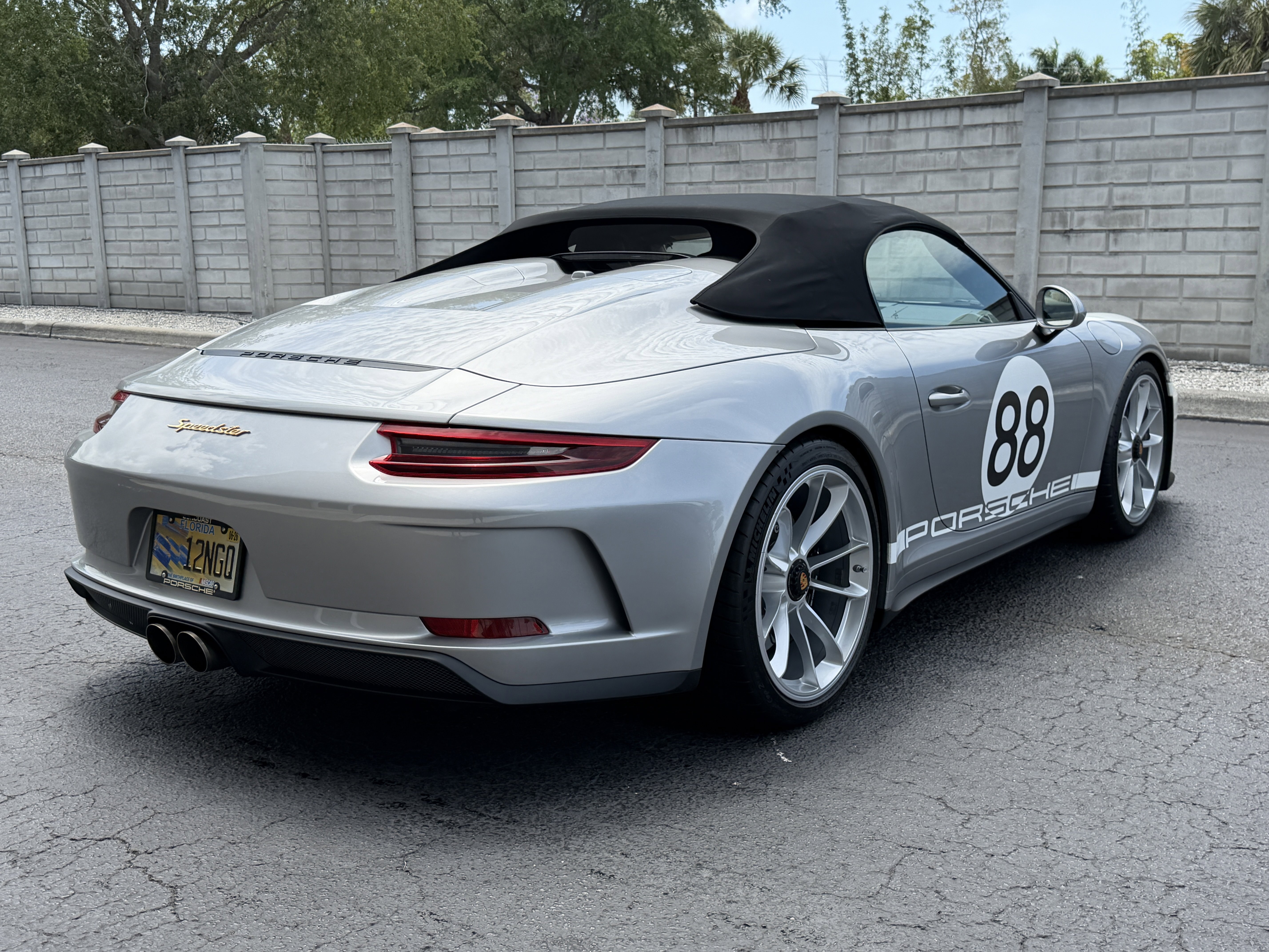 Certified 2019 Porsche 911 Speedster RWD image 6