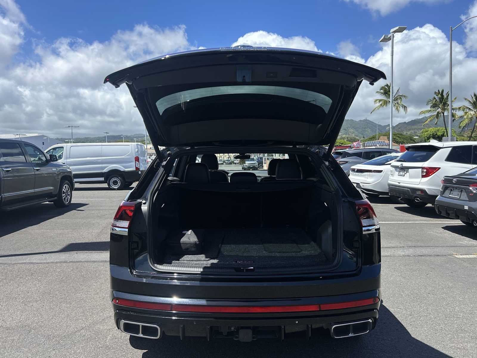Used 2024 Volkswagen Atlas Cross Sport SEL Premium R-Line AWD/4WD image 19