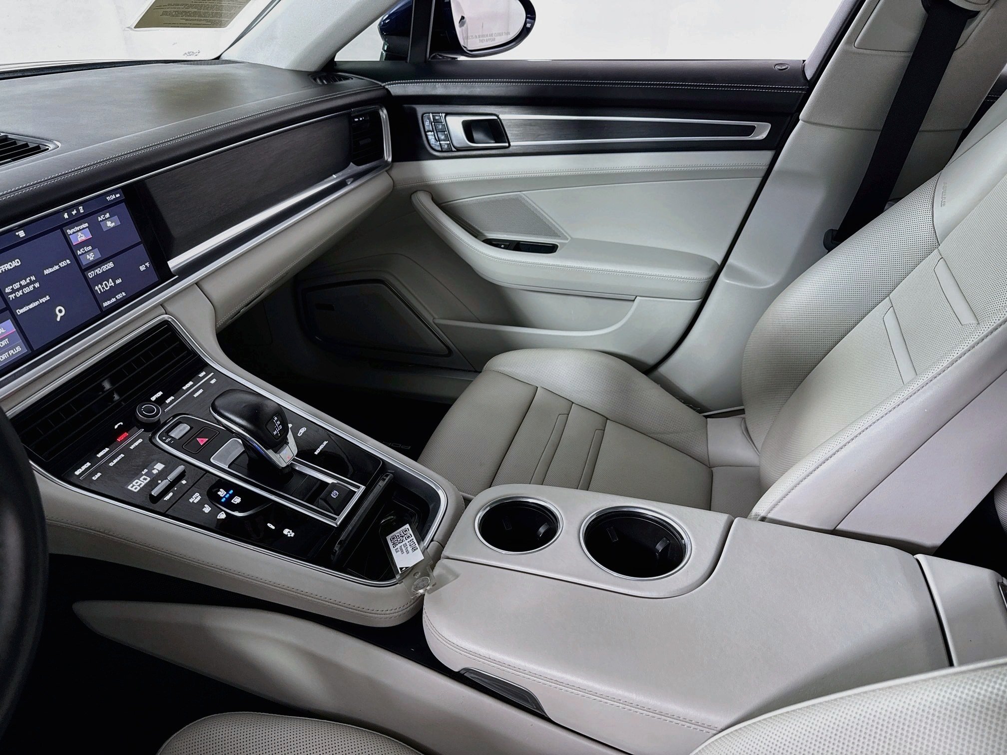 Used 2020 Porsche Panamera 4 AWD/4WD image 26