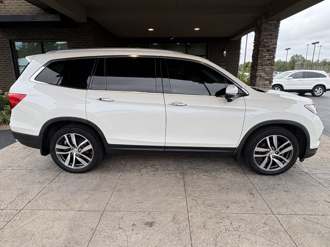 Used 2017 Honda Pilot Touring image 5