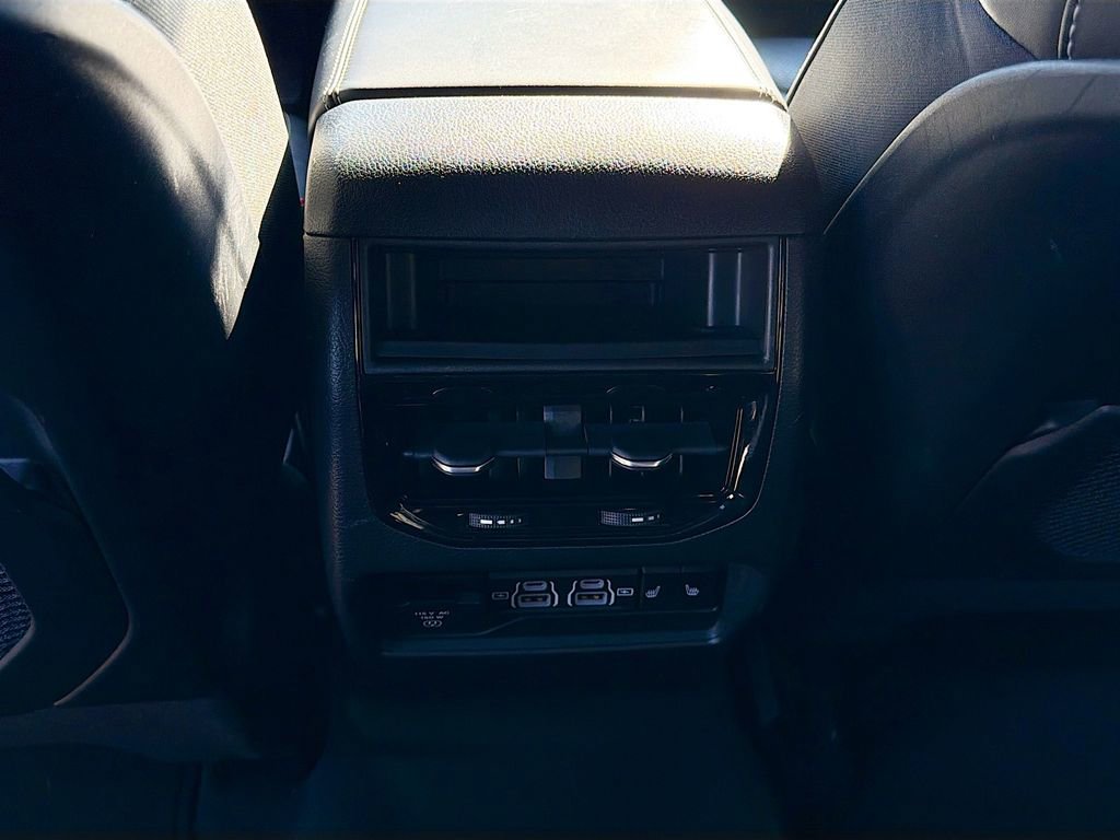 Used 2023 Jeep Grand Cherokee Overland image 22