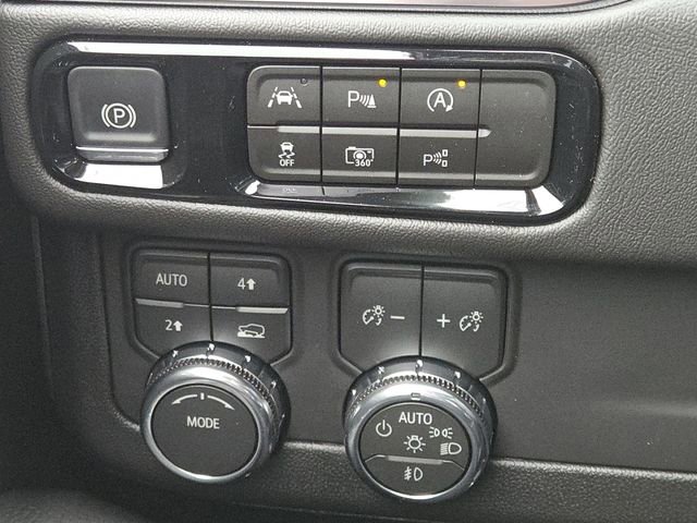 New 2026 GMC Yukon XL Denali w/ Sun & Power Step Package image 14