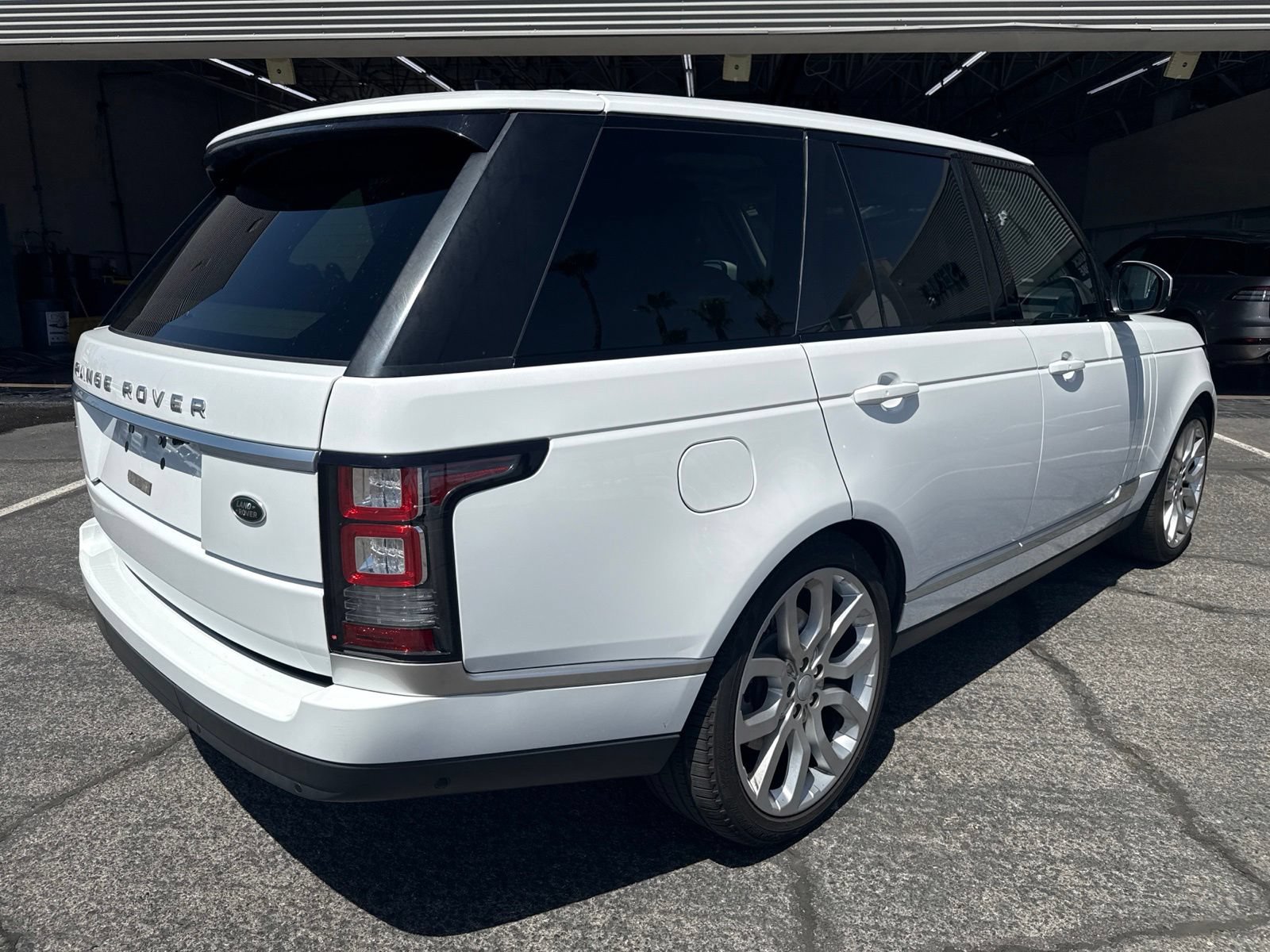 Used 2016 Land Rover Range Rover Supercharged AWD/4WD image 5