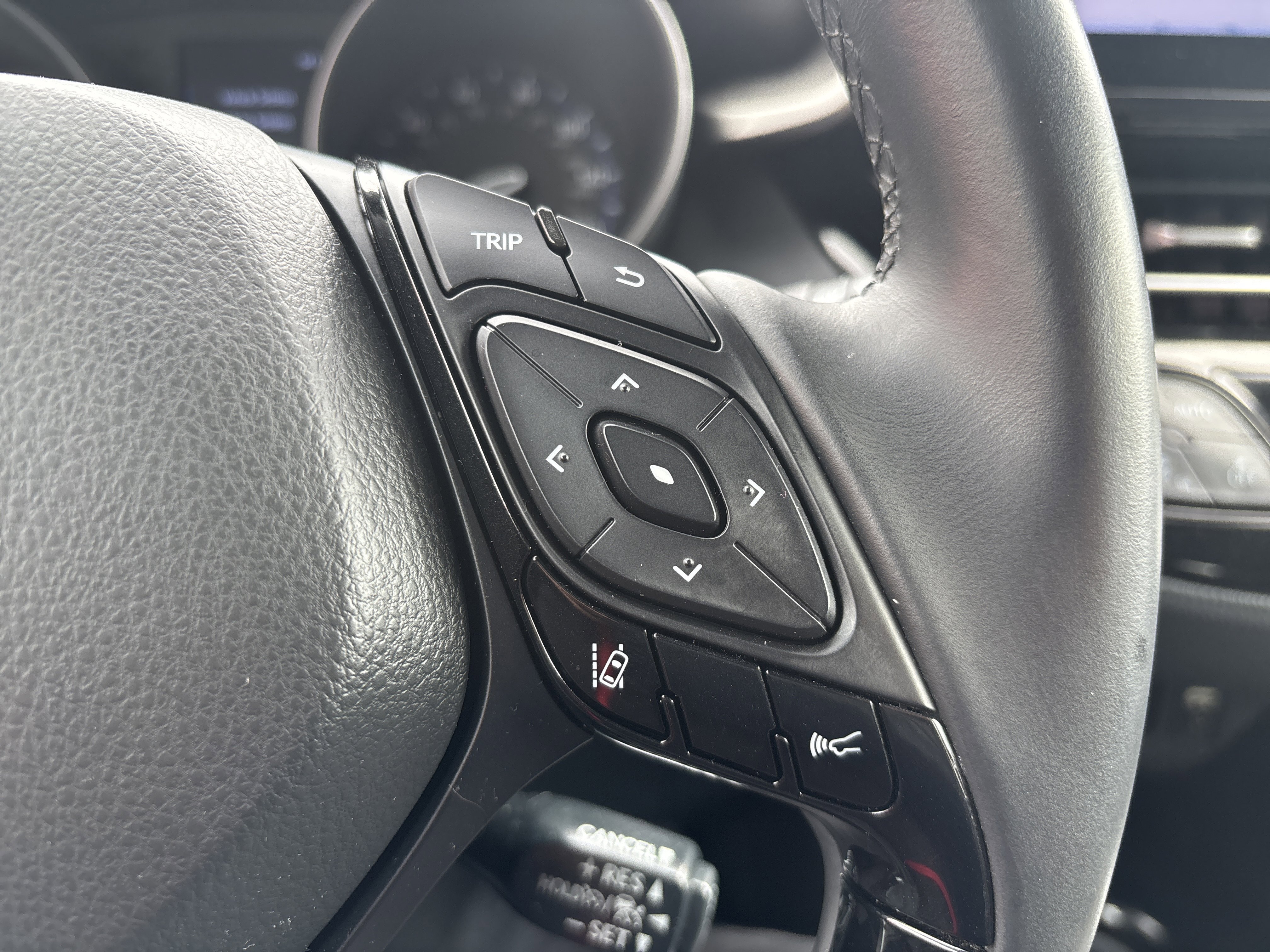 Used 2019 Toyota C-HR Limited image 20