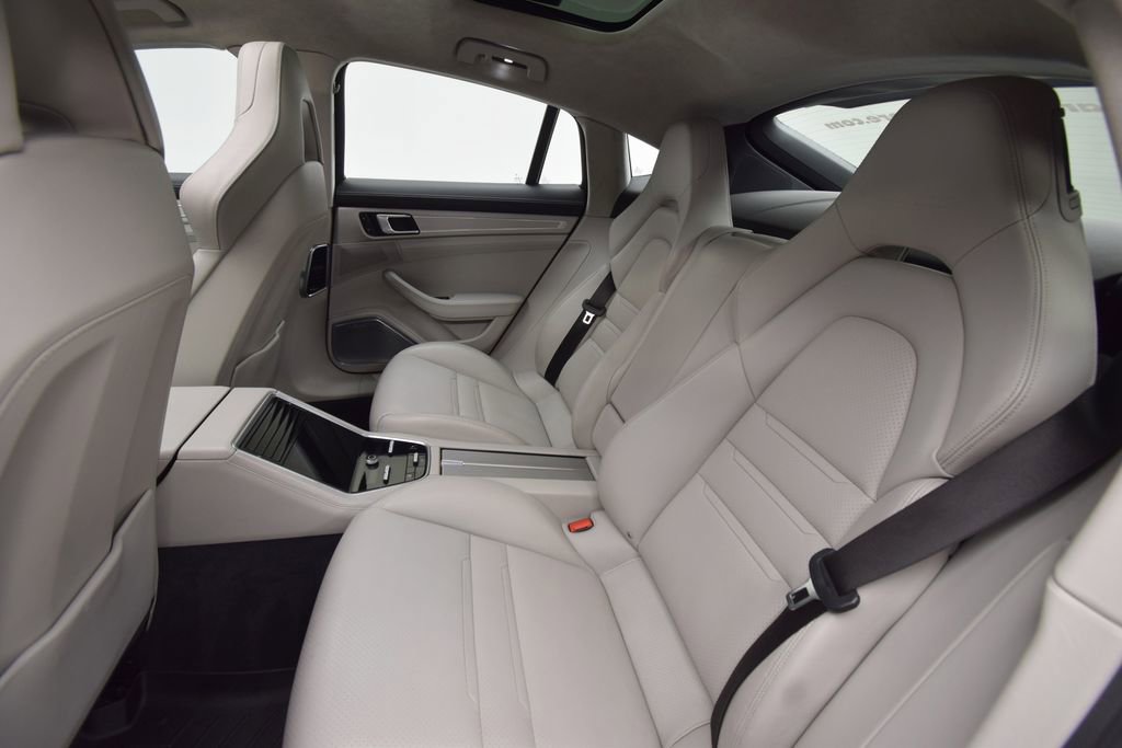Used 2017 Porsche Panamera Turbo image 25