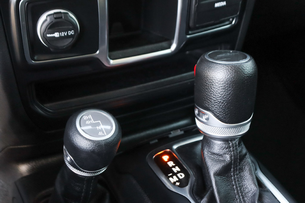 Used 2023 Jeep Gladiator Sport AWD/4WD image 29