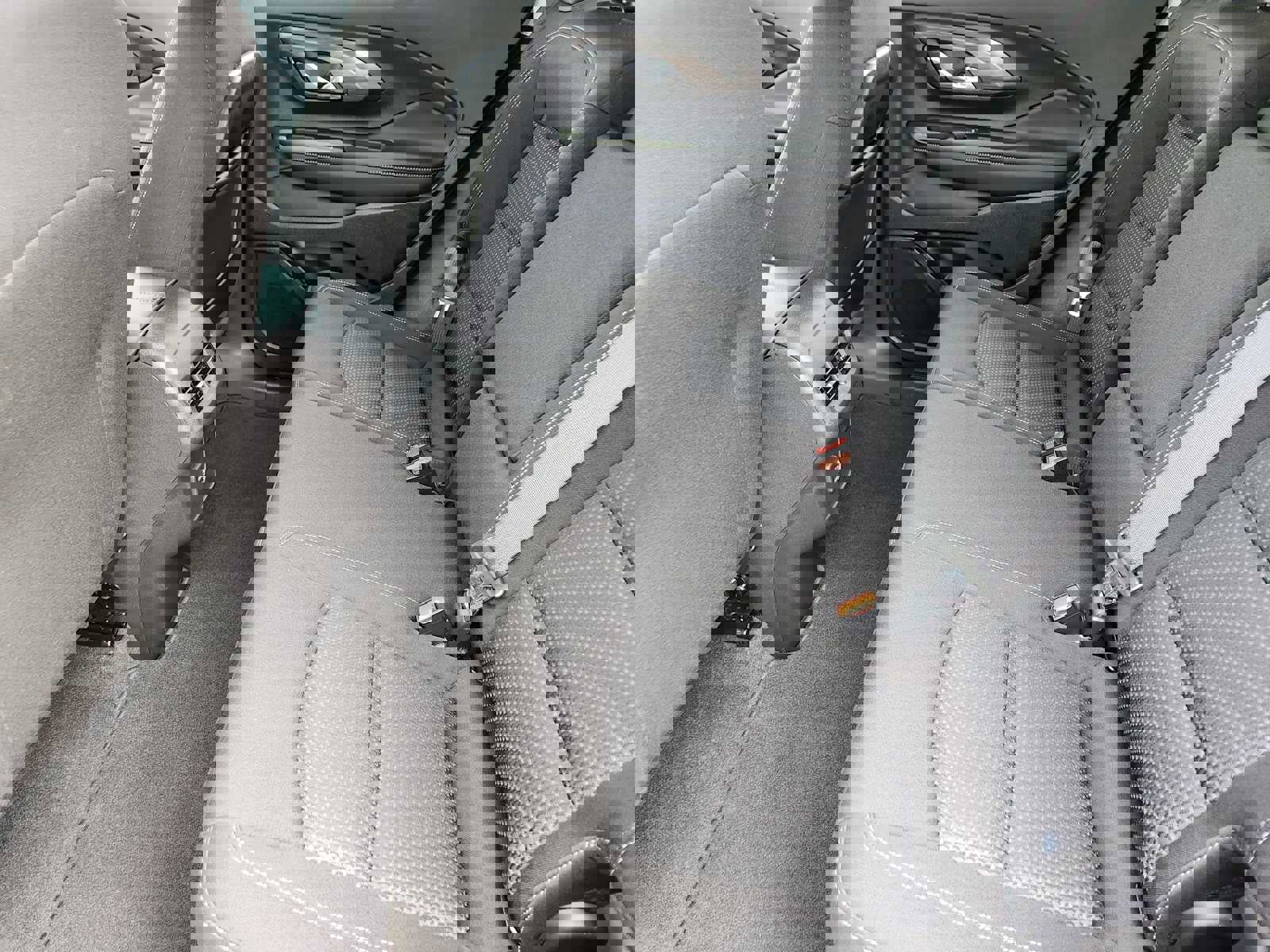 Used 2024 GMC Terrain SLE w/ Driver Convenience Package image 9