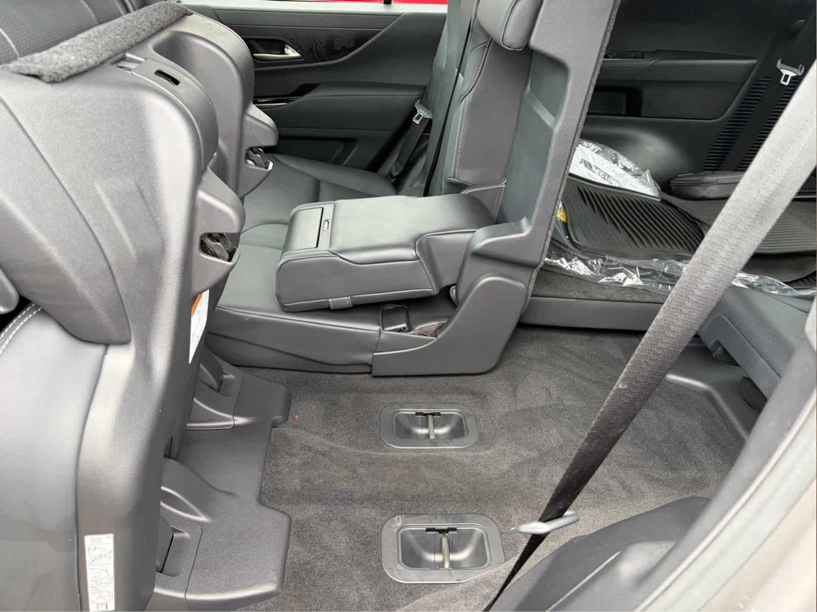 Used 2024 Lexus LX 600 4WD w/ Appearance Package image 28