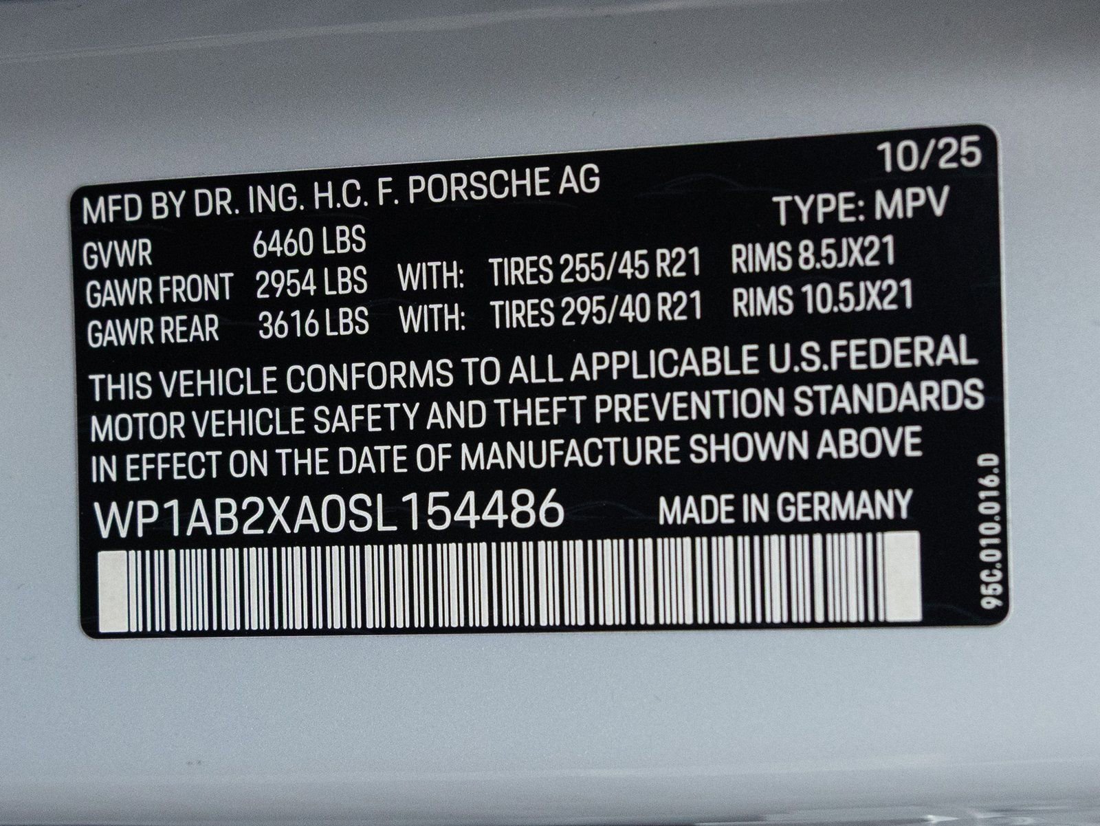 New 2025 Porsche Macan 4S Electric image 38