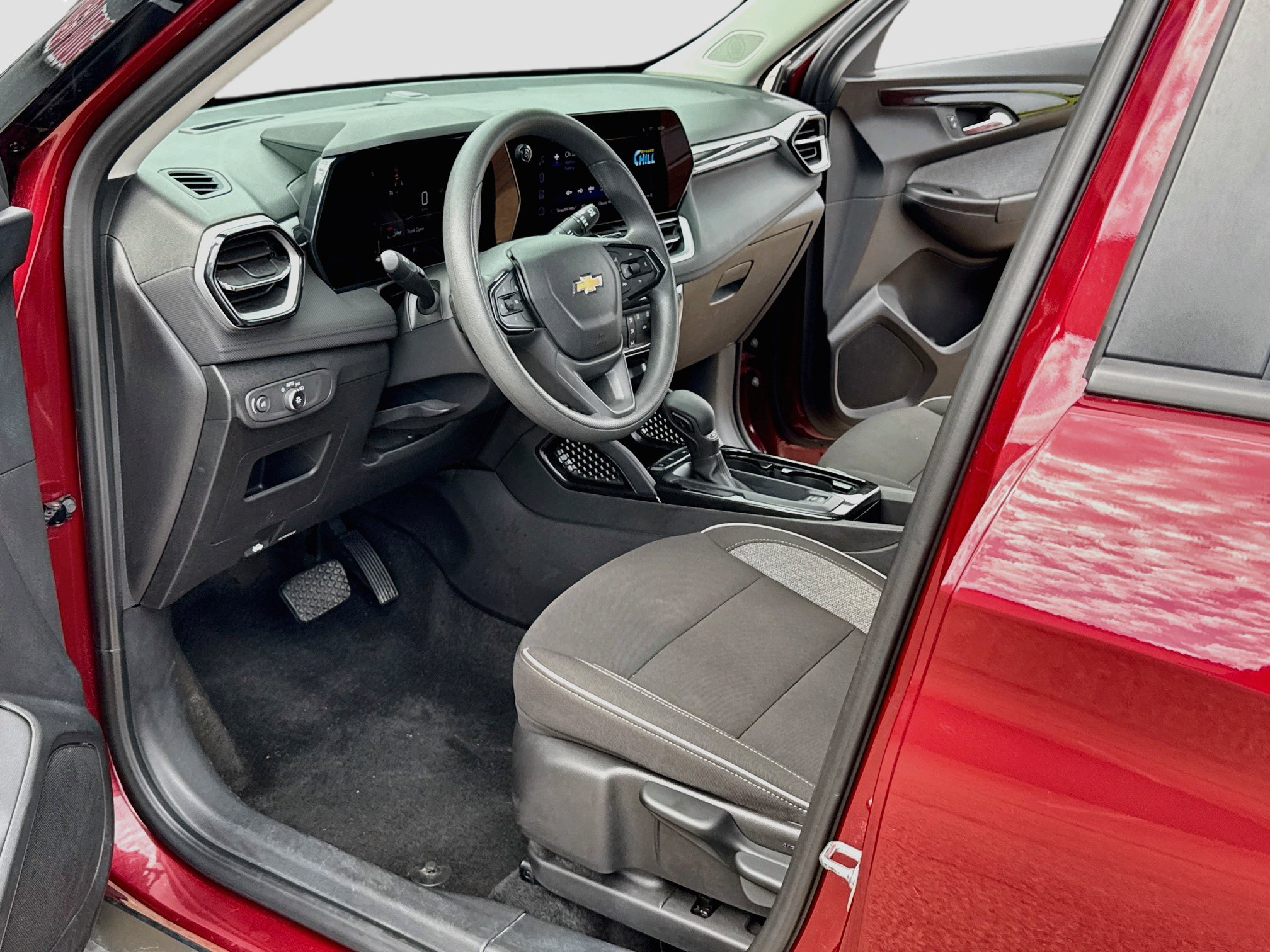 Used 2025 Chevrolet TrailBlazer LT FWD image 11