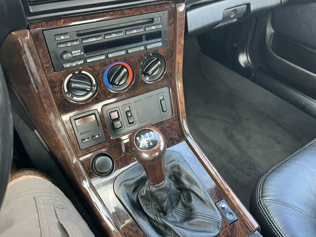 Used 1999 BMW Z3 2.5i RWD image 34