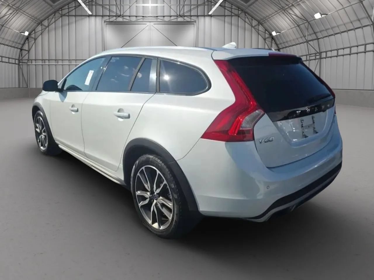 Used 2016 Volvo V60 T5 Cross Country w/ Convenience Package AWD/4WD image 3