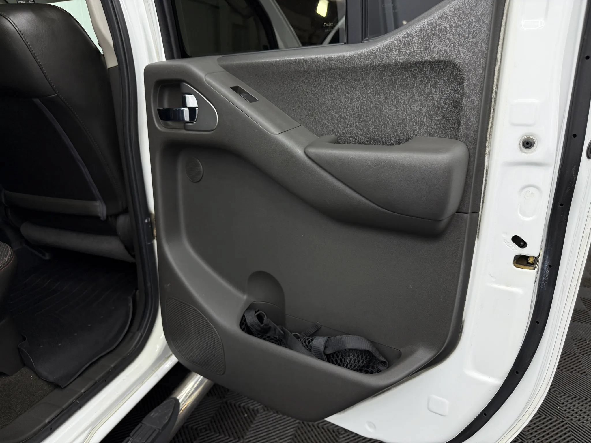 Used 2011 Nissan Frontier PRO-4X w/ Pro-4x Luxury Pkg AWD/4WD image 8