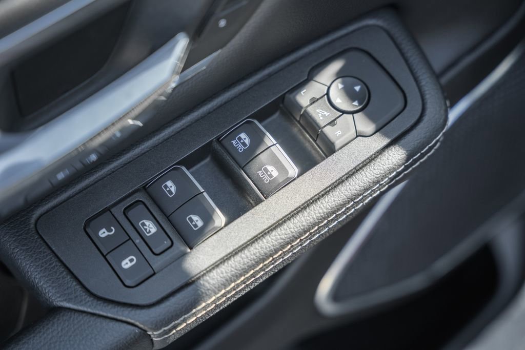 Used 2025 RAM 1500 Laramie image 40