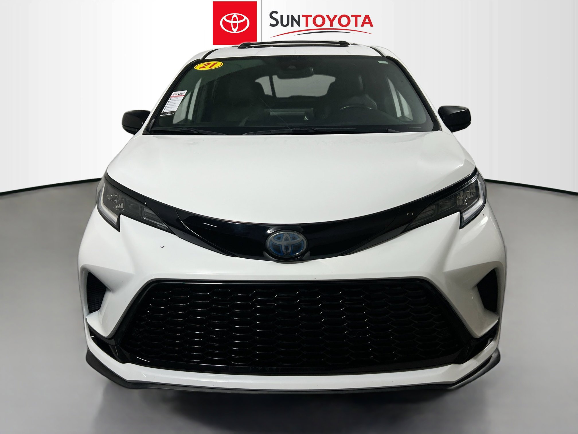 Used 2021 Toyota Sienna XSE FWD image 10