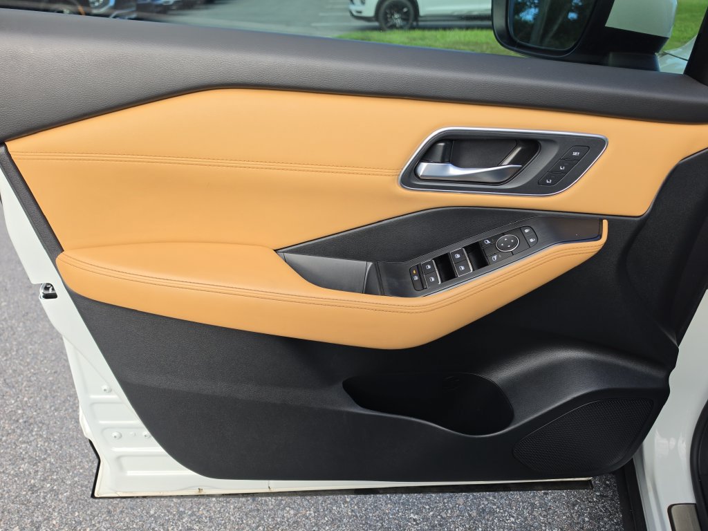 Used 2021 Nissan Rogue Platinum FWD image 19