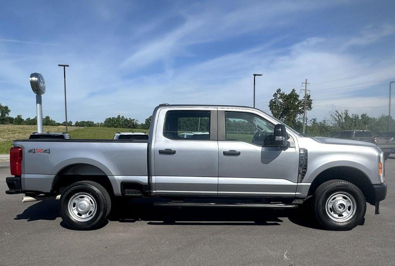 Used 2023 Ford F250 XL AWD/4WD image 2