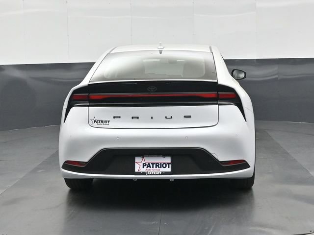 Used 2025 Toyota Prius LE FWD image 5
