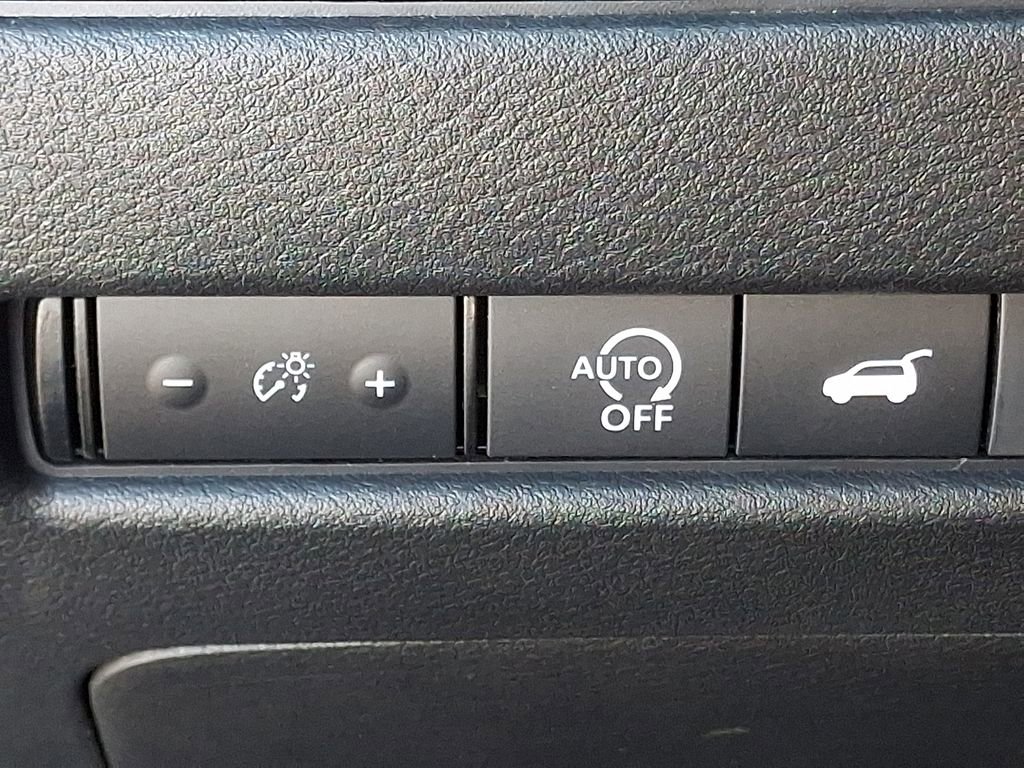 Used 2024 Nissan Rogue SV AWD/4WD image 25