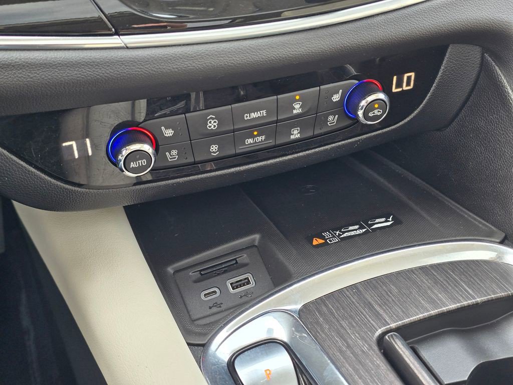 Used 2023 Buick Enclave Avenir w/ Avenir Technology Package AWD/4WD image 32