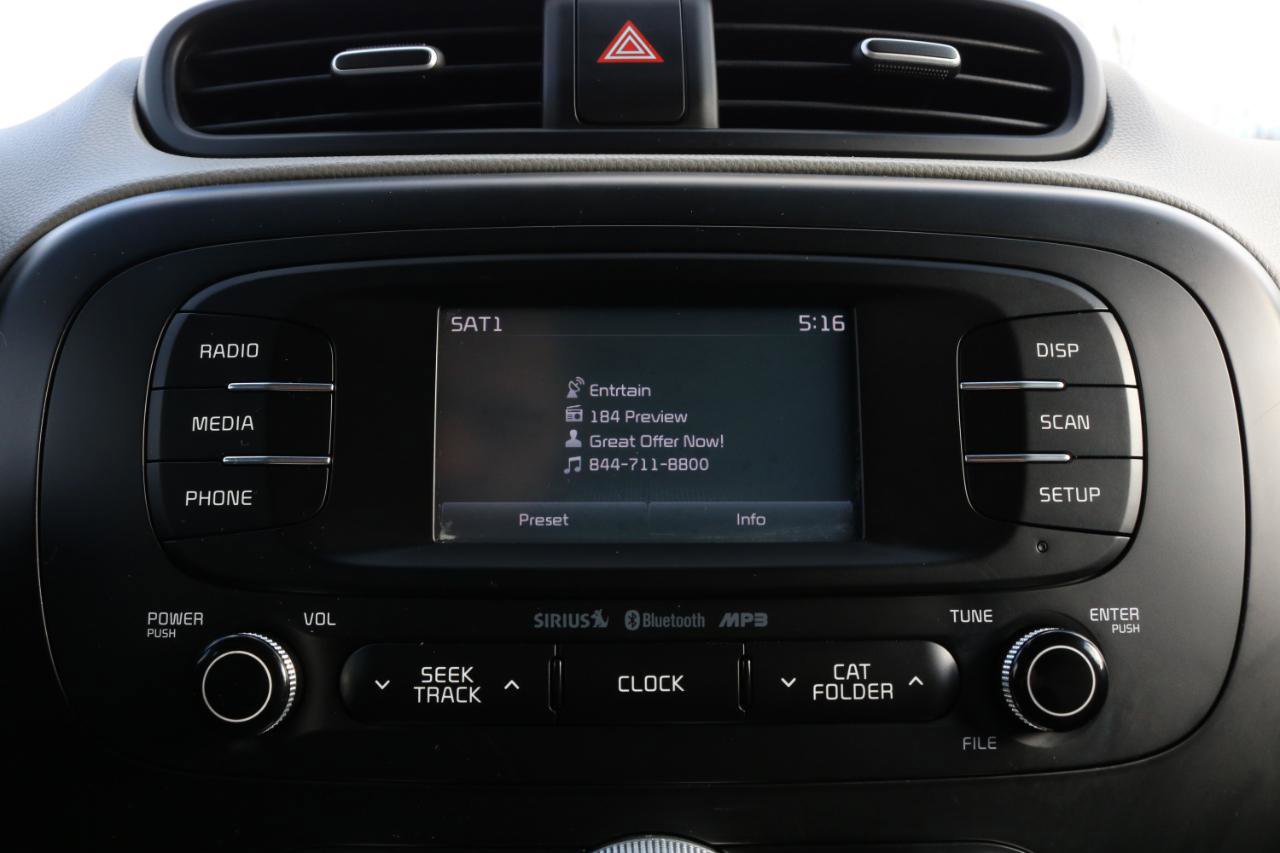 Used 2016 Kia Soul + FWD image 27