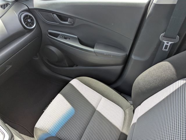 Used 2022 Hyundai Kona SE image 15