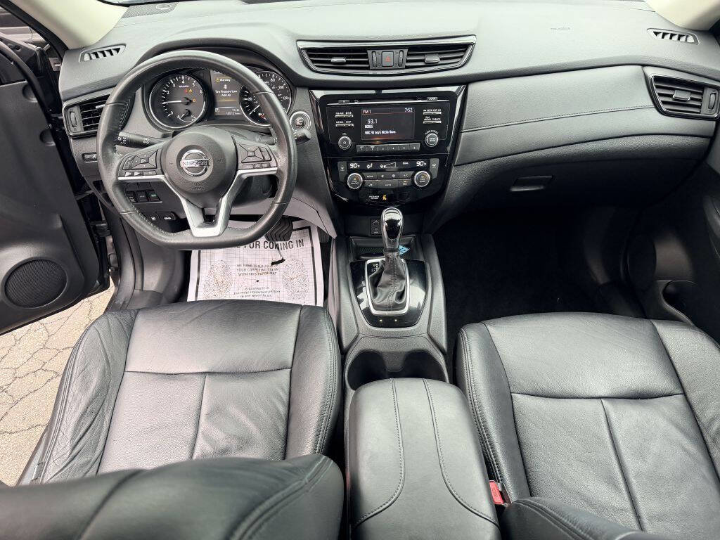 Used 2017 Nissan Rogue SV image 7