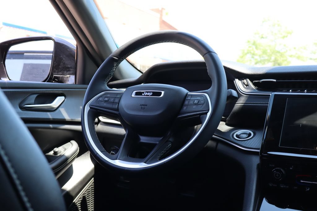 Used 2024 Jeep Grand Cherokee Altitude AWD/4WD image 42