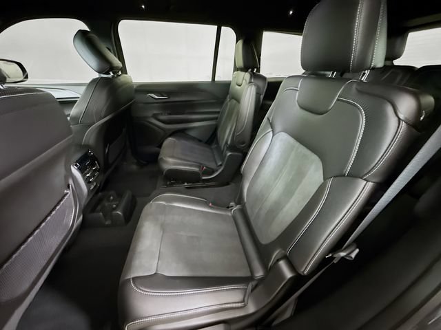 Used 2024 Jeep Grand Cherokee L Altitude AWD/4WD image 24