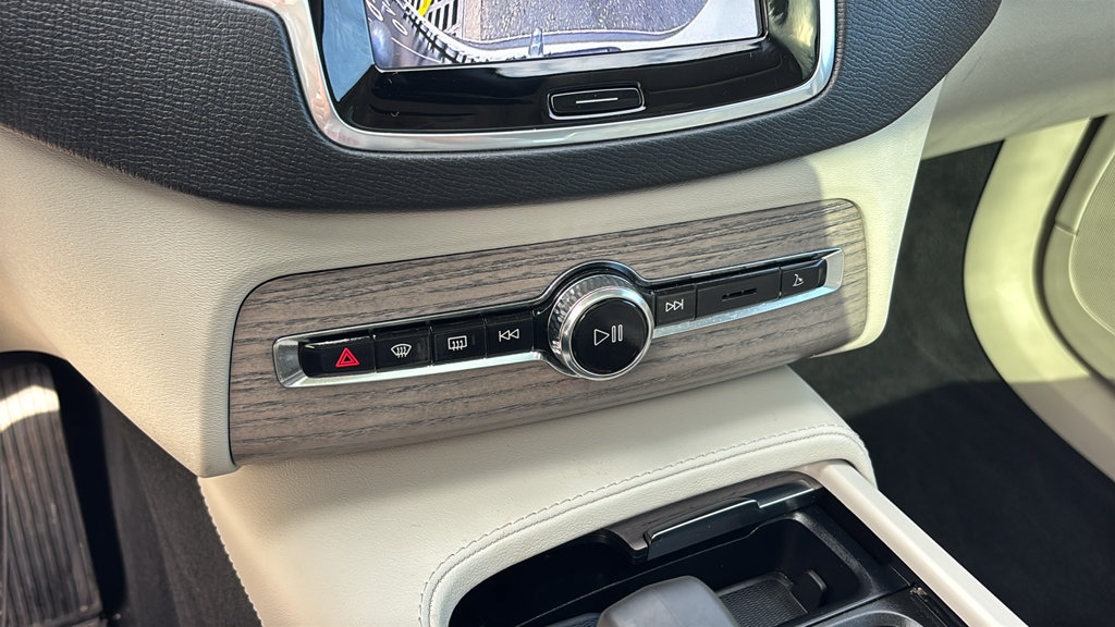 Certified 2024 Volvo XC90 T8 Plus w/ Protection Package Premier AWD/4WD image 22