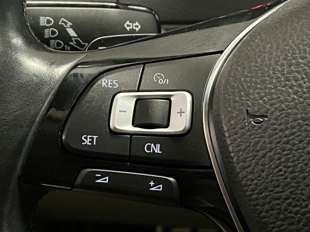 Used 2017 Volkswagen Golf Alltrack S image 22