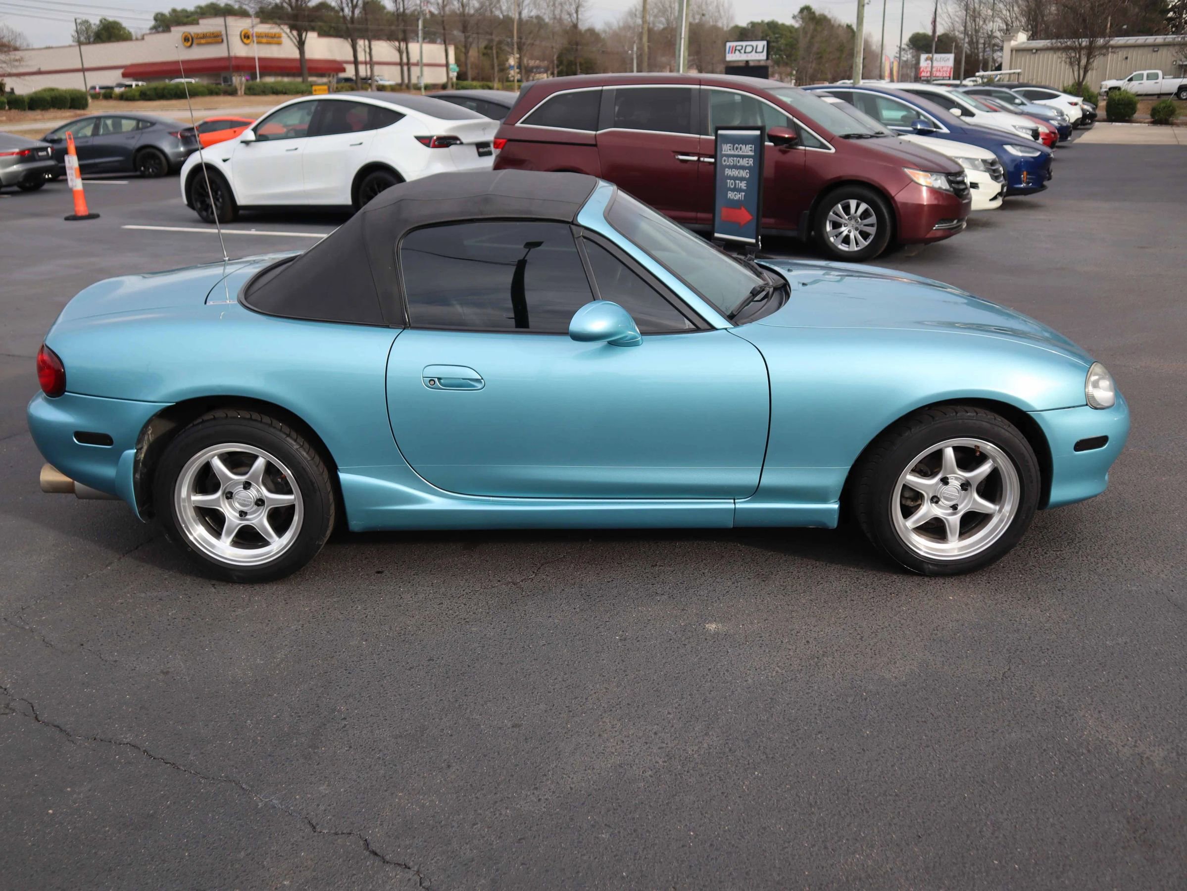 Used 2002 MAZDA MX-5 Miata image 16