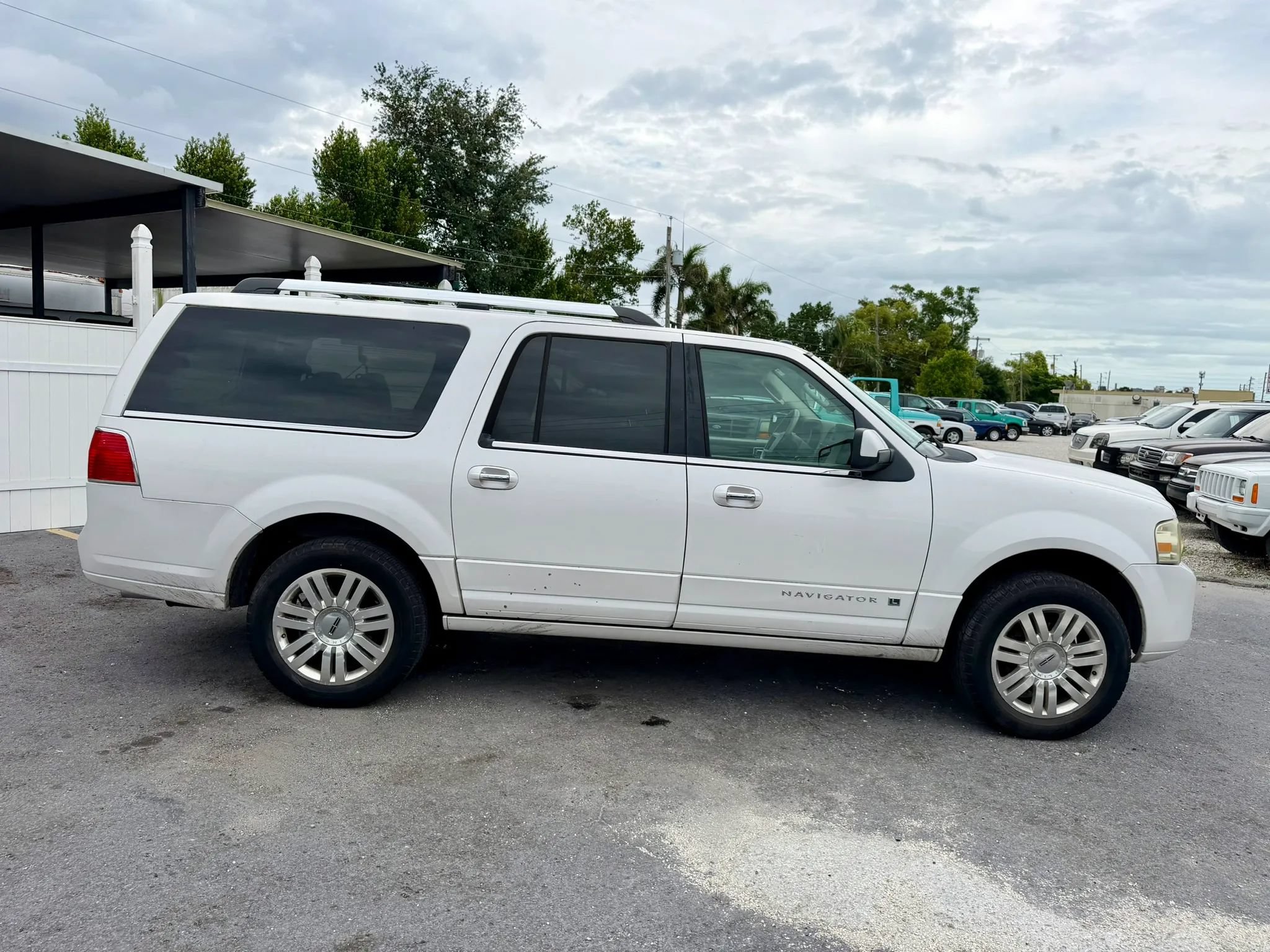 Used 2013 Lincoln Navigator L 2WD w/ HD Trailer Tow Pkg image 5